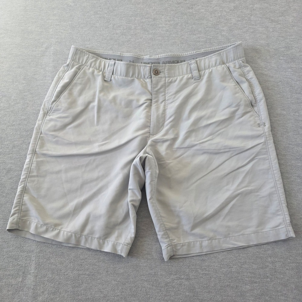 Under Armour Mens HeatGear Golf Shorts Light Gray Flat Front Size 40 Loose Fit